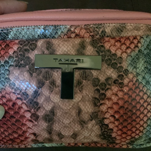 Selling a bag any question ask 😊 - Picture 4 of 6